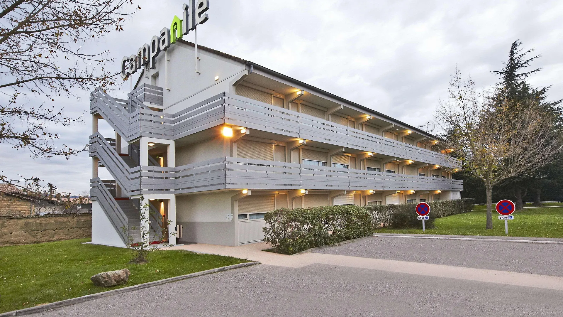 Campanile Chanas Hotel França